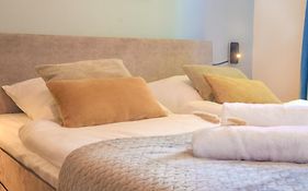 Milpau Buer 2 - Modernes Apartment Mit Queensize-Bett, Netflix, Nespresso, Waschmaschine & Smart Tv